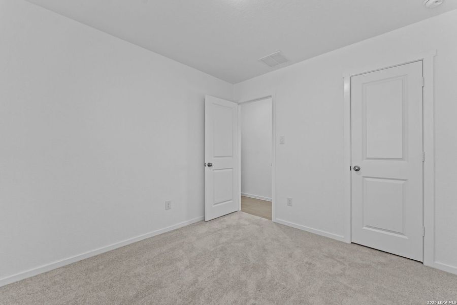 Spacious, unfurnished interior of a new home in Guadalupe Ridge, New Braunfels (Image 11).