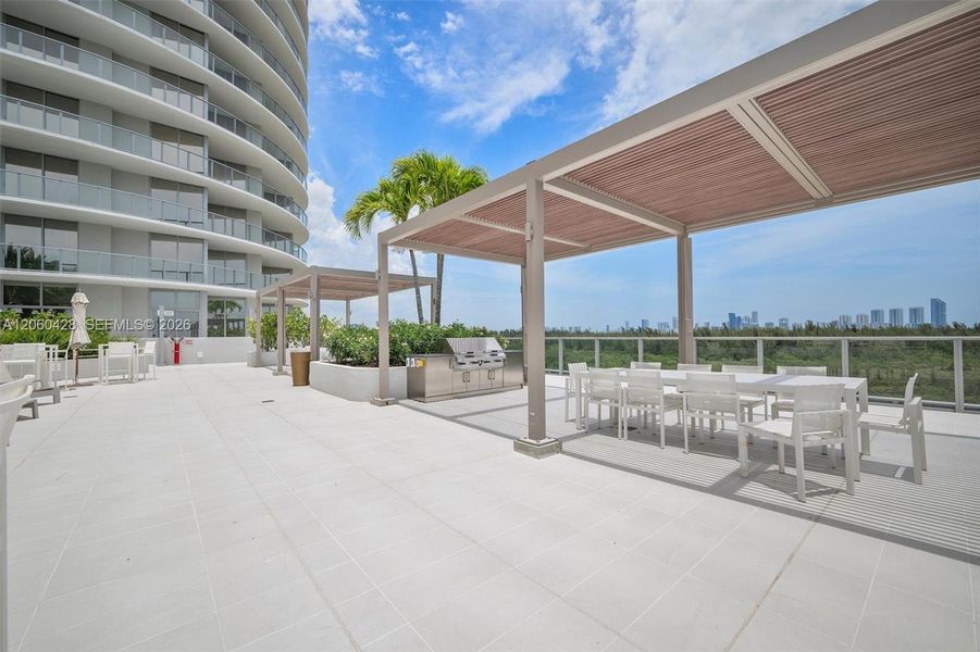 Condo located in Miami, FL showcasing its design and architecture (Image 28). Condo located in Miami, FL showcasing its design and architecture (Image 28).