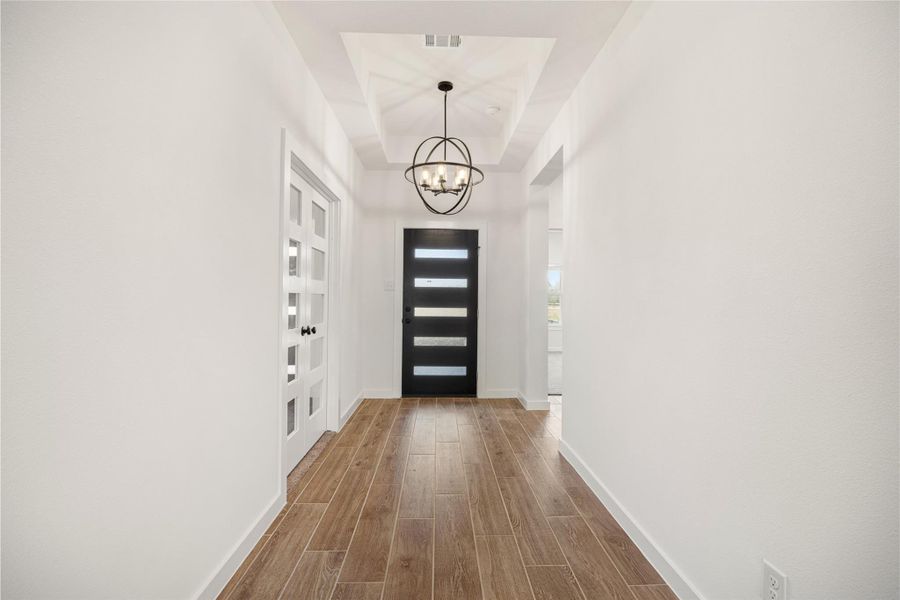 Spacious, unfurnished interior of a new home in Ashland, Angleton (Image 15).