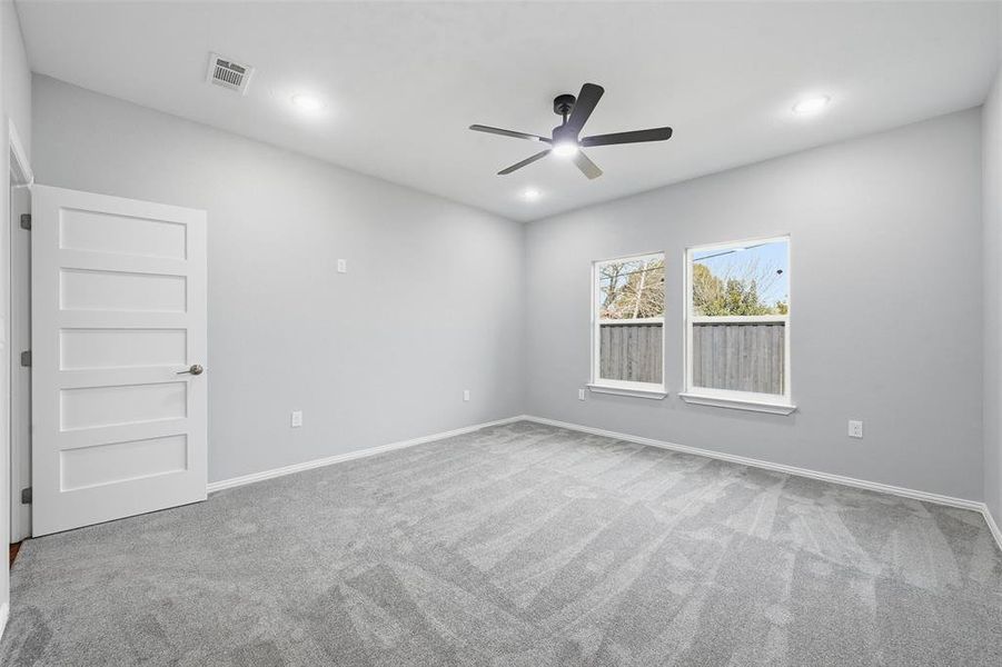 Spacious, unfurnished interior of a new home in , Farmers Branch (Image 15).