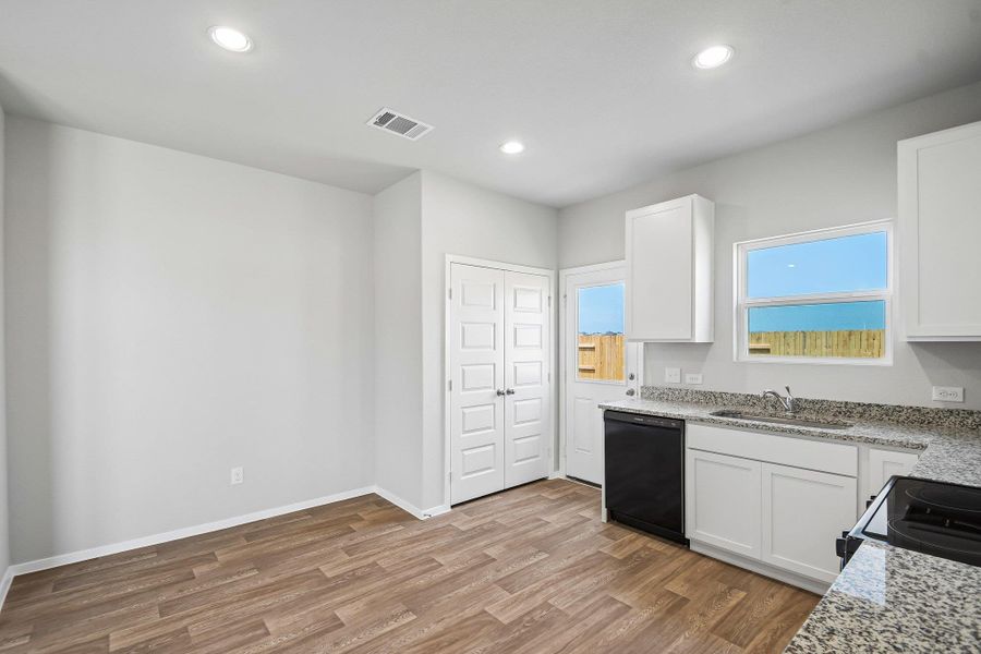 Furnished interior view inside a new home in Cascade, Liberty Hill (Image 5).