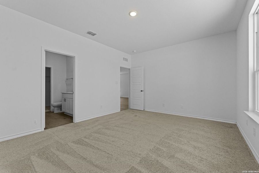 Spacious, unfurnished interior of a new home in Corley Farms, Boerne (Image 19).