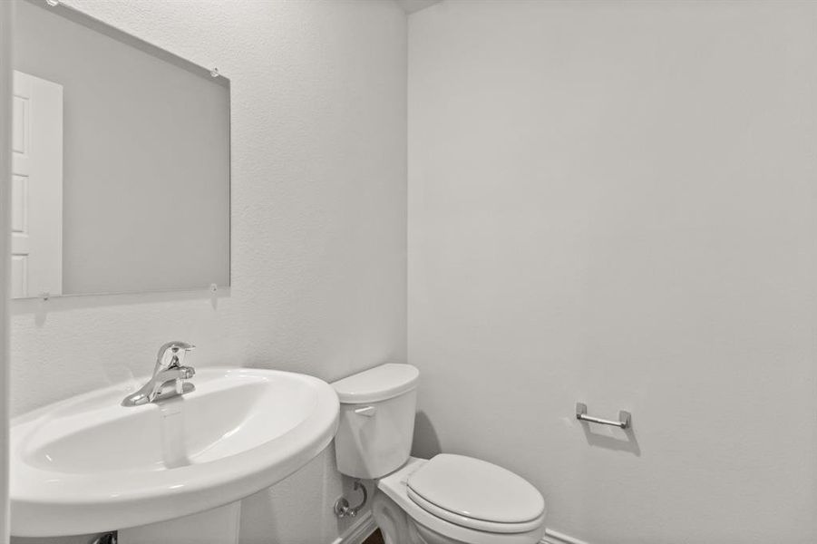 Furnished interior view inside a new home in Deer Creek, Crowley (Image 5).