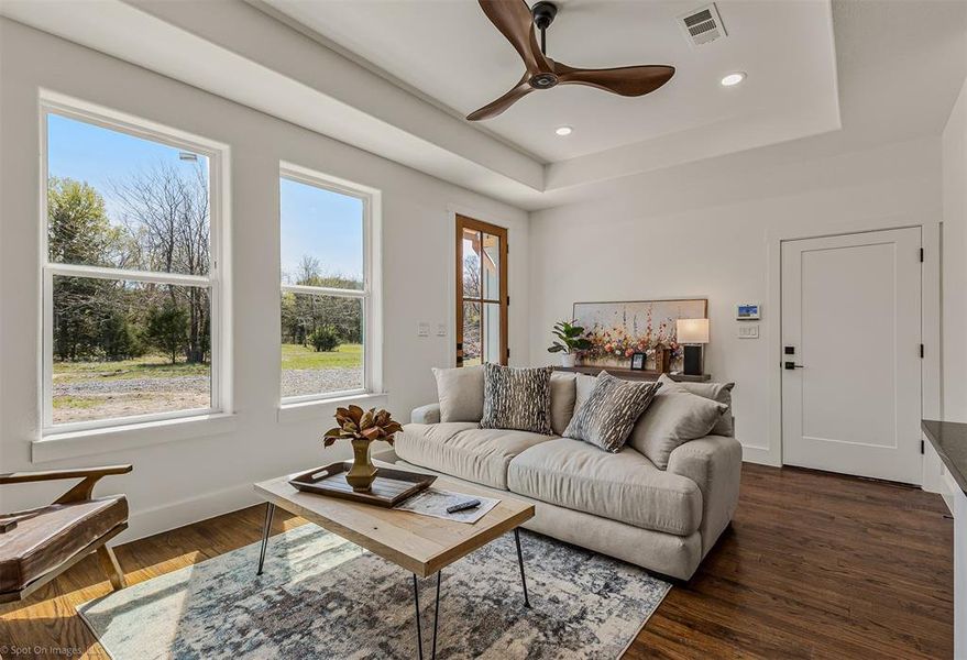 Handcraped red oak floors throughout