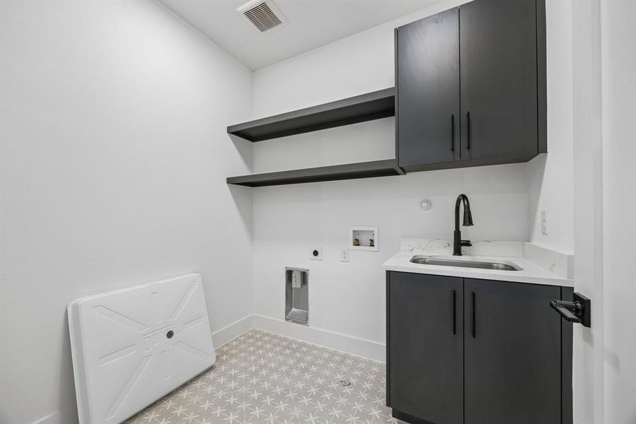 Furnished interior view inside a new home in , Dallas (Image 13). Furnished interior view inside a new home in , Dallas (Image 13).