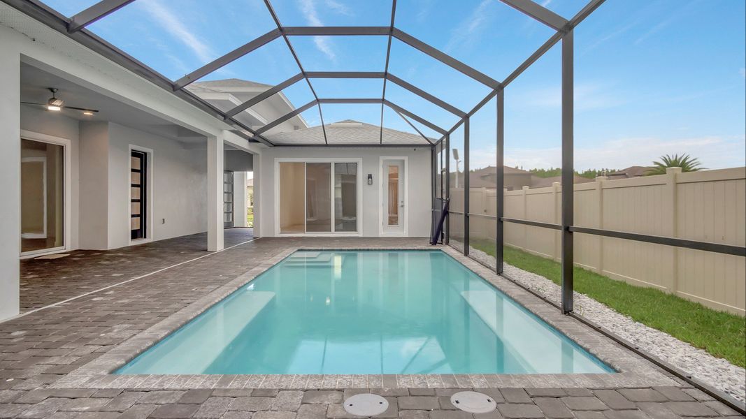 Representative furnished interior of a home built from the Courtyard by DRB Homes in River Preserve Estates, Parrish (Image 19).