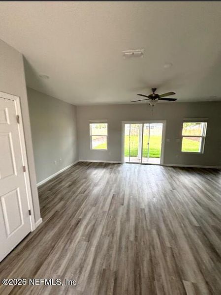 Spacious, unfurnished interior of a new home in , Jacksonville (Image 10).
