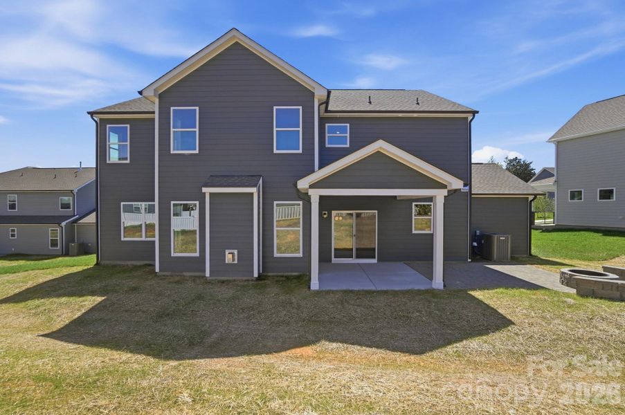 Exterior details and patio area of a home in Robinson Oaks, Gastonia (Image 3).