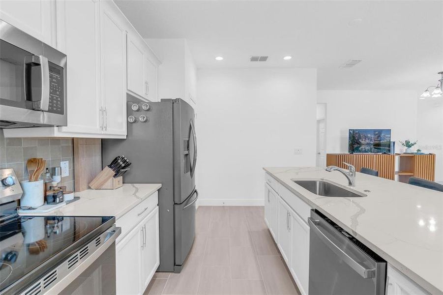 Furnished interior view inside a new home in Ridgeview, Clermont (Image 27).