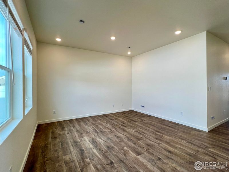 Spacious, unfurnished interior of a new home in Union Colony West, Greeley (Image 17).