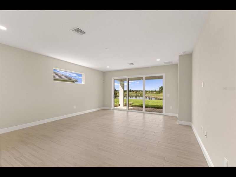 Spacious, unfurnished interior of a new home in , Sarasota (Image 16).