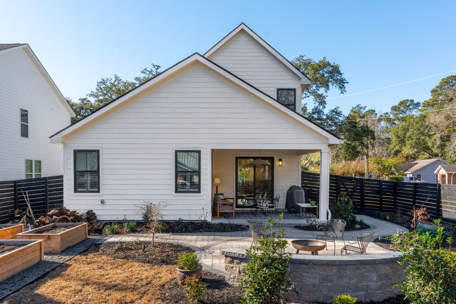 Exterior details and patio area of a home in , Summerville (Image 3).