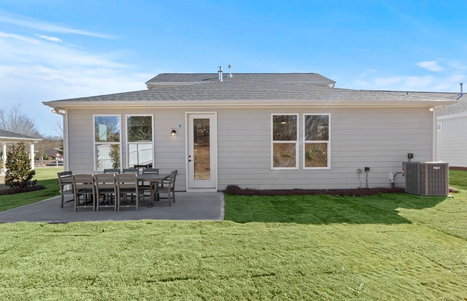 Representative exterior details of a home built from the Mainstay by Del Webb in Sun City Peachtree, Griffin (Image 3).