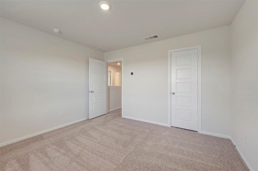 Spacious, unfurnished interior of a new home in The Preserve, Justin (Image 29).