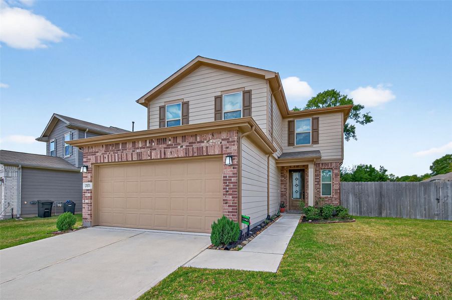 Front exterior of a new home in Creekside Court, Magnolia, TX, highlighting curb appeal (Image 22). Front exterior of a new home in Creekside Court, Magnolia, TX, highlighting curb appeal (Image 22).