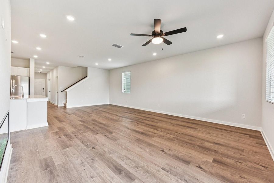 Spacious, unfurnished interior of a new home in Stallion Run, Buda (Image 19).