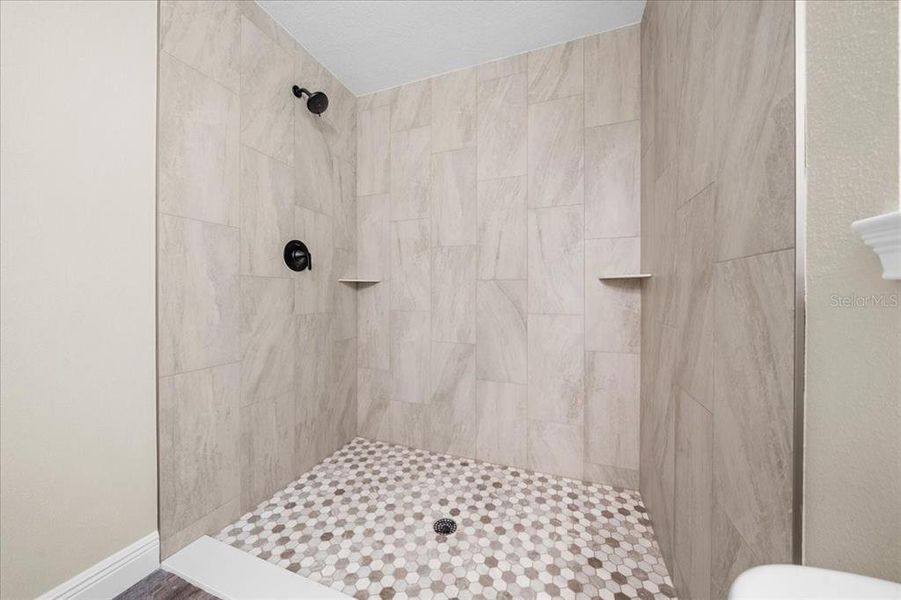 Furnished interior view inside a new home in , Dunnellon (Image 12).