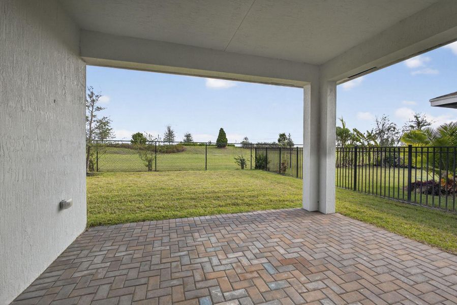 Exterior details and patio area of a home in , Loxahatchee (Image 28).