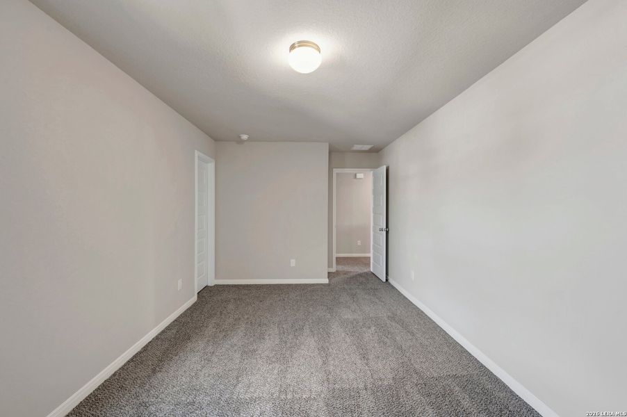 Spacious, unfurnished interior of a new home in Paloma Park, Converse (Image 17).