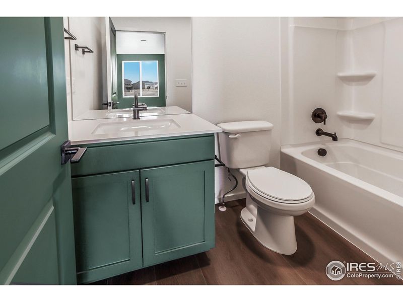 EXAMPLE PHOTO: SECONDARY BATH