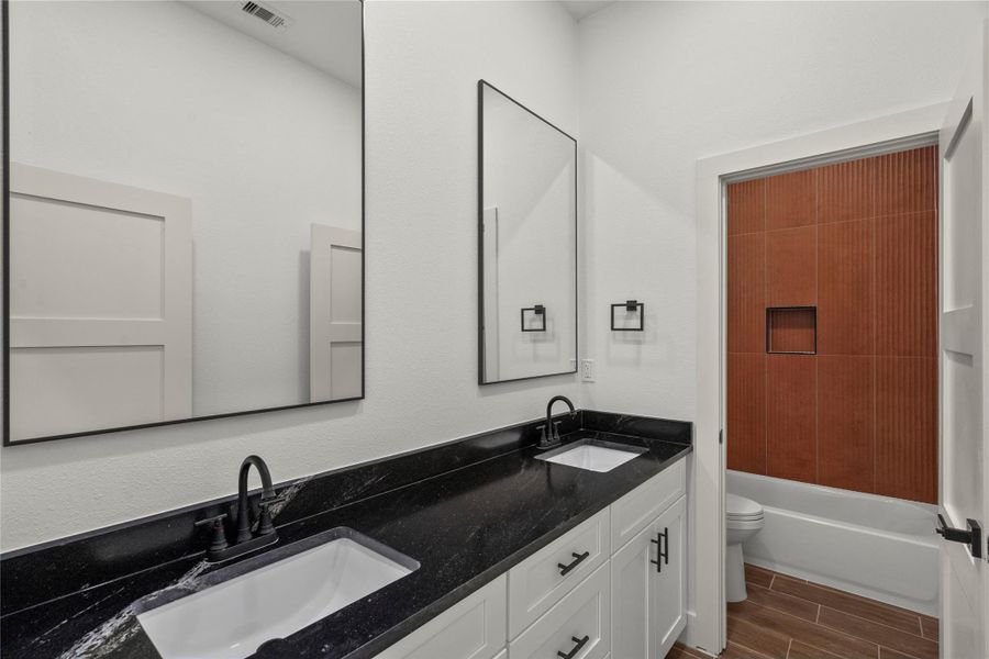 Furnished interior view inside a new home in , Alvin (Image 11).