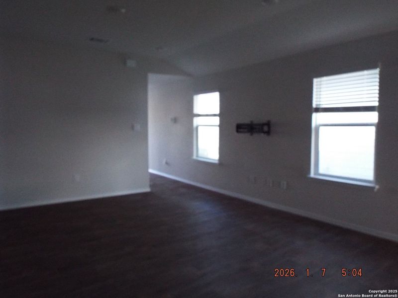 Spacious, unfurnished interior of a new home in Salado Creek, San Antonio (Image 18). Spacious, unfurnished interior of a new home in Salado Creek, San Antonio (Image 18).