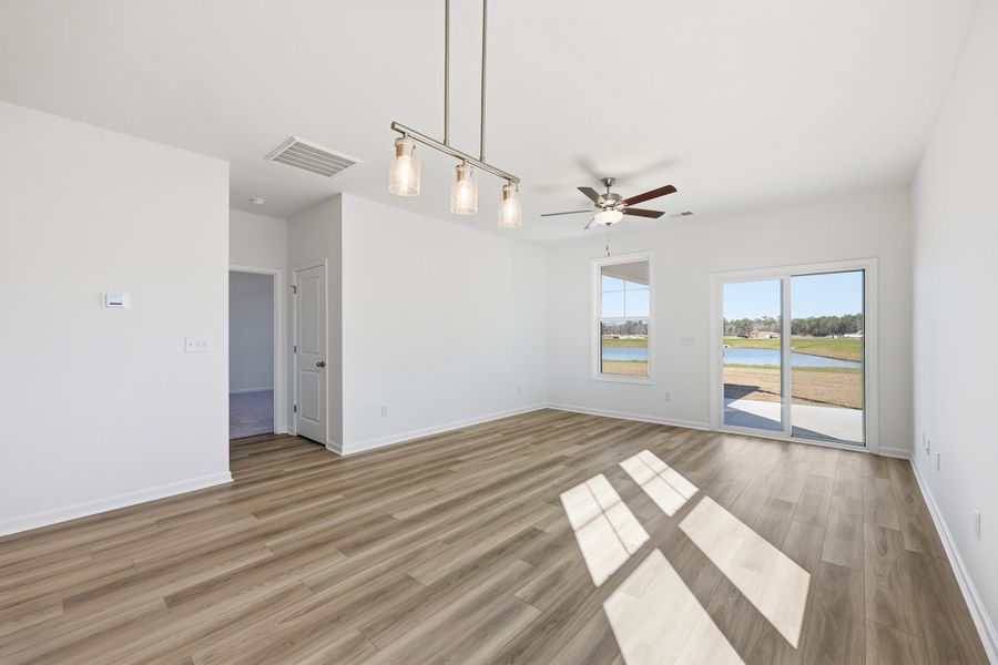 Representative unfurnished interior of a home built from the Habersham II by Great Southern Homes in Edgefield, Loris (Image 70).