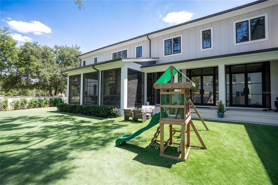 Exterior details and patio area of a home in , Tampa (Image 3).