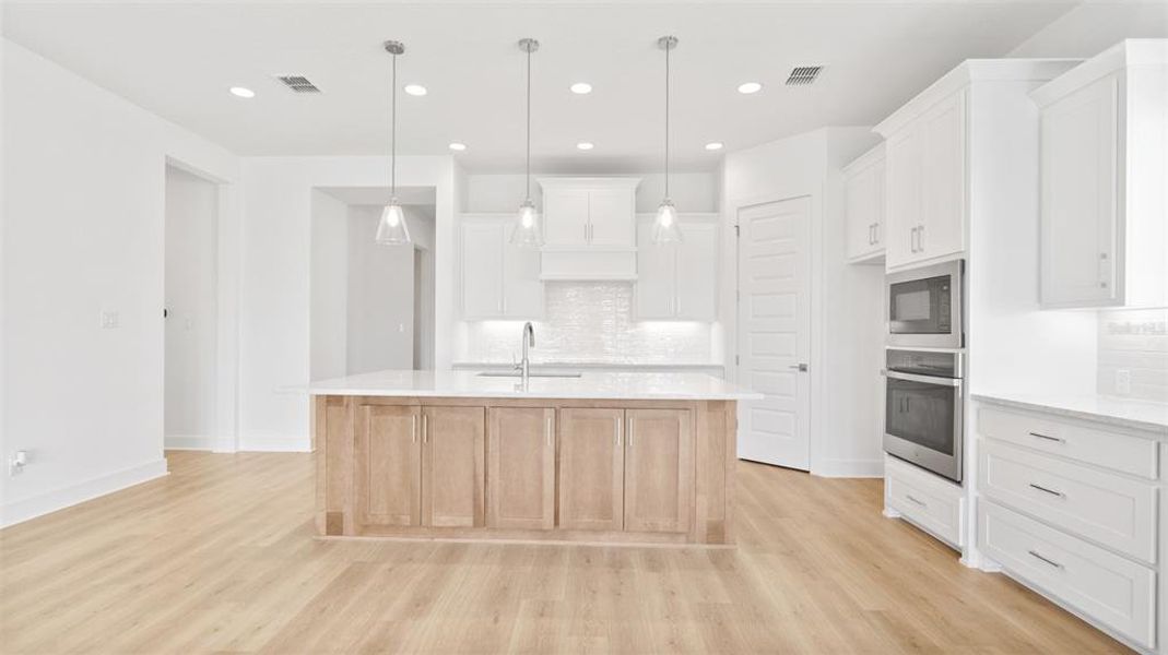 Furnished interior view inside a new home in Magnolia Bay 50', Nokomis (Image 4). Furnished interior view inside a new home in Magnolia Bay 50', Nokomis (Image 4).