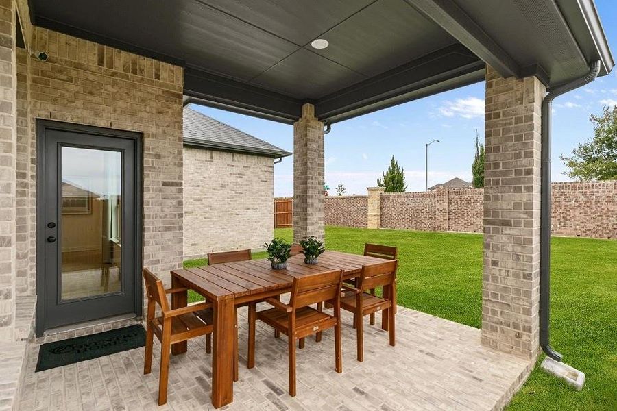 Furnished interior view inside a new home in Hulen Trails, Fort Worth (Image 5).