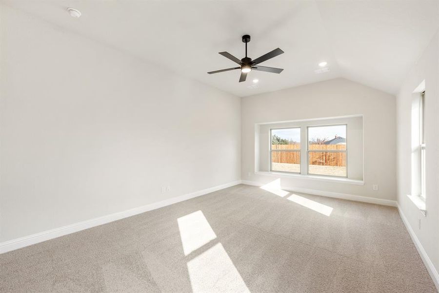 Spacious, unfurnished interior of a new home in The Retreat at North Grove 60, Waxahachie (Image 14).