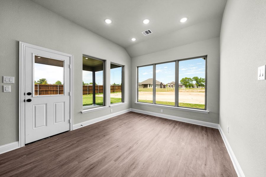 Spacious, unfurnished interior of a new home in Lakeview Estates, Canton (Image 19).