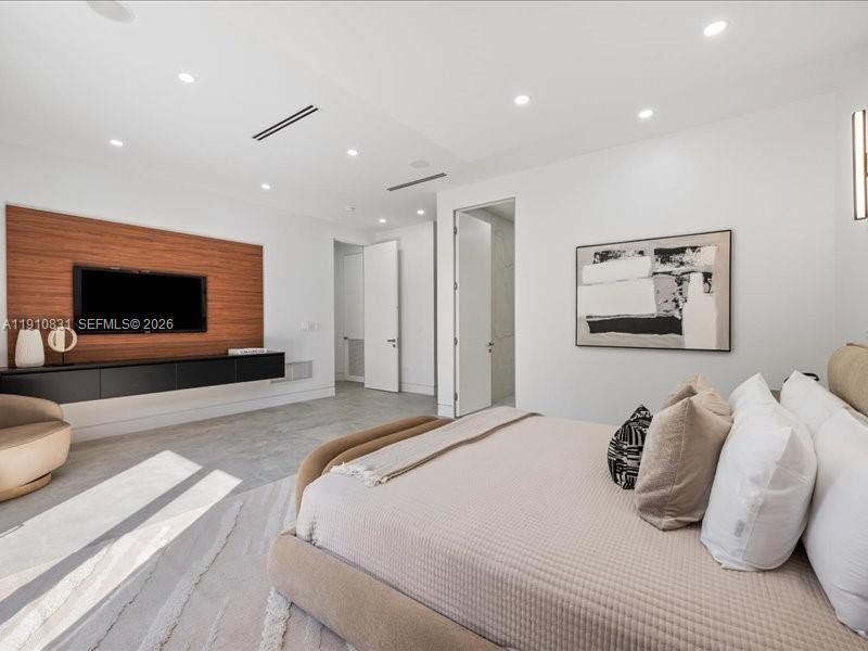 Furnished interior view inside a new home in , Miami Beach (Image 8).