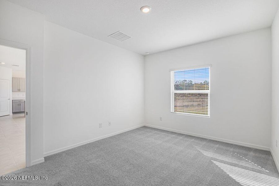 Spacious, unfurnished interior of a new home in Coopers Meadow, Jacksonville (Image 19).