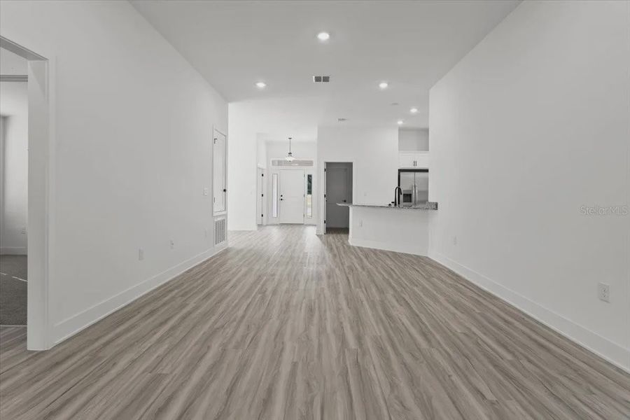 Spacious, unfurnished interior of a new home in Country Way South, Newberry (Image 24).