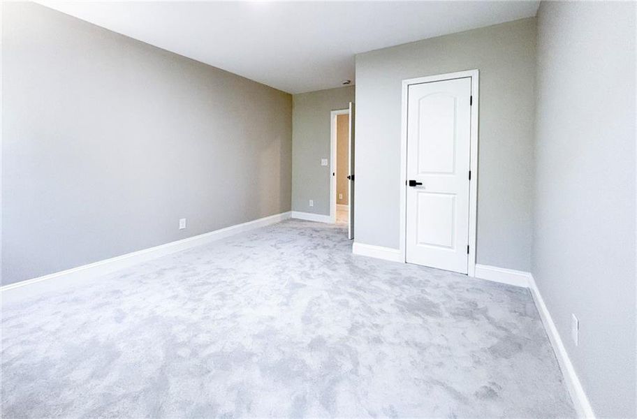 Spacious, unfurnished interior of a new home in , Monticello (Image 19).