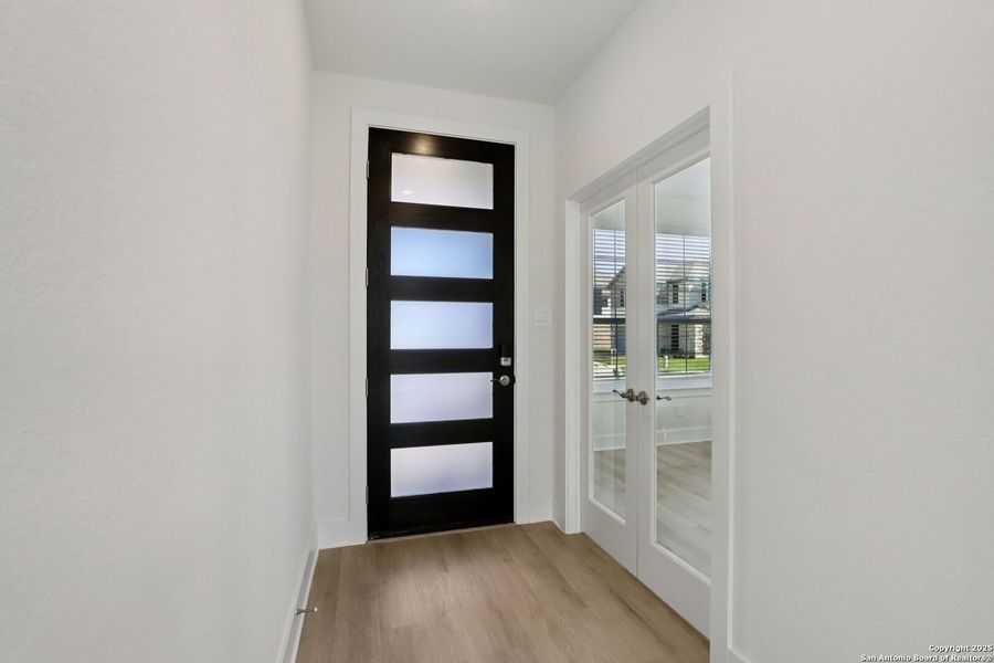 Spacious, unfurnished interior of a new home in Carmel Ranch, Schertz (Image 41).