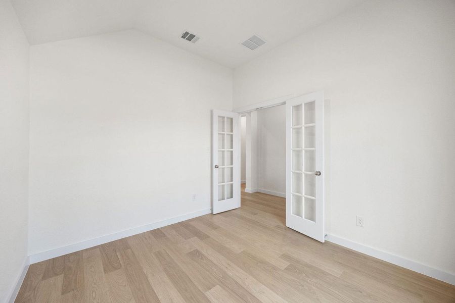 Spacious, unfurnished interior of a new home in Prairie Winds, Hutto (Image 19).