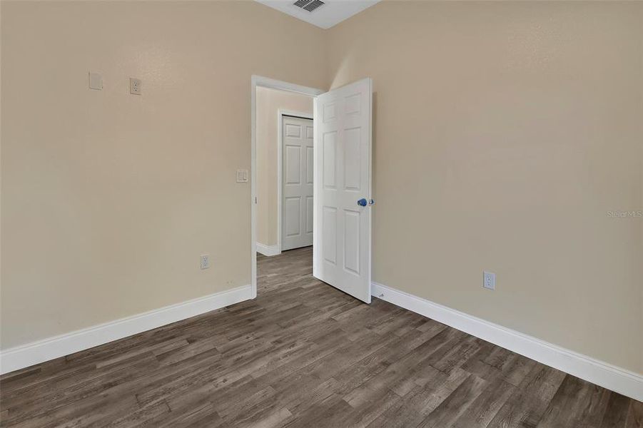 Spacious, unfurnished interior of a new home in , Daytona Beach (Image 18).