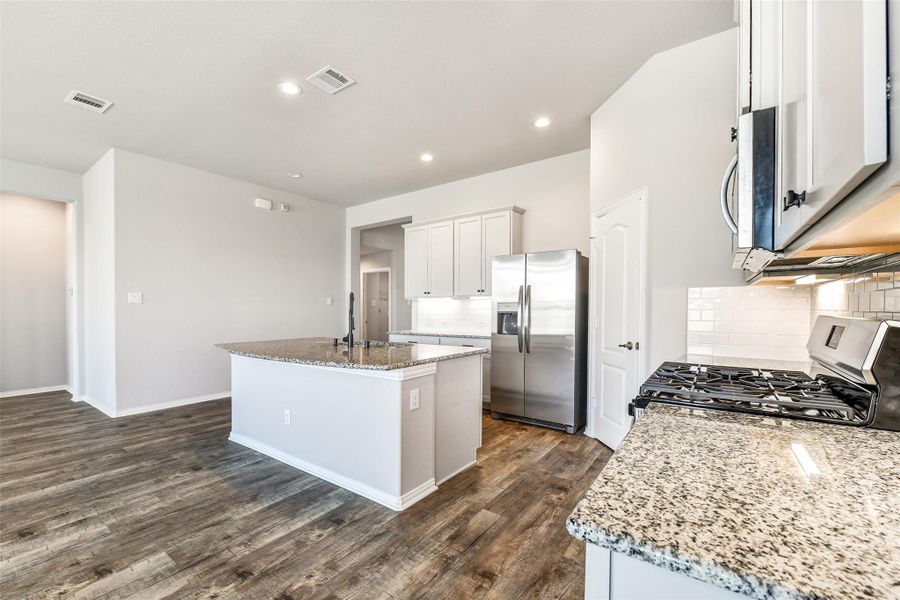Furnished interior view inside a new home in Lago Mar 40' at Lago Mar, Texas City (Image 8). Furnished interior view inside a new home in Lago Mar 40' at Lago Mar, Texas City (Image 8).