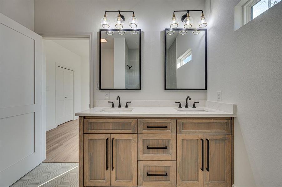 Furnished interior view inside a new home in , West Tawakoni (Image 9).