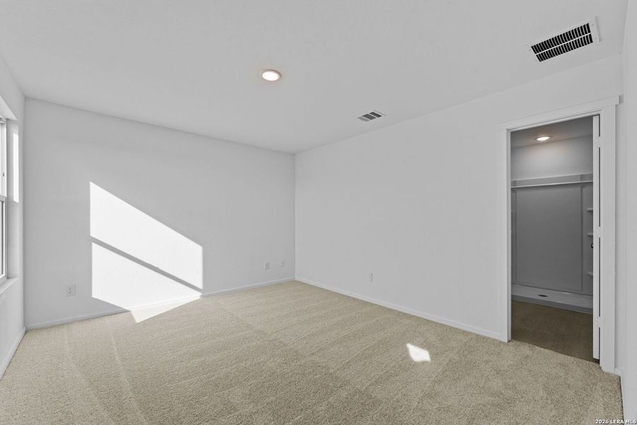 Spacious, unfurnished interior of a new home in Grace Valley, Marion (Image 20).