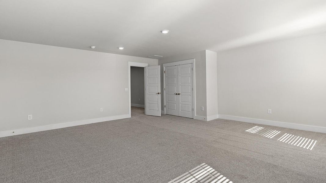 Spacious, unfurnished interior of a new home in Cedar Hill Landing, Navassa (Image 27).