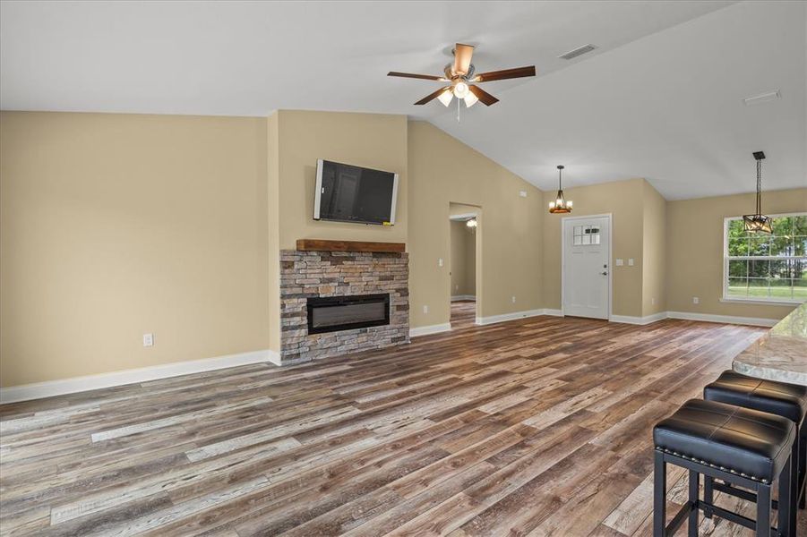 Spacious, unfurnished interior of a new home in , Haines City (Image 21).