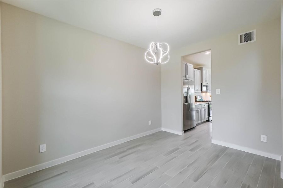 Spacious, unfurnished interior of a new home in , Fresno (Image 39).