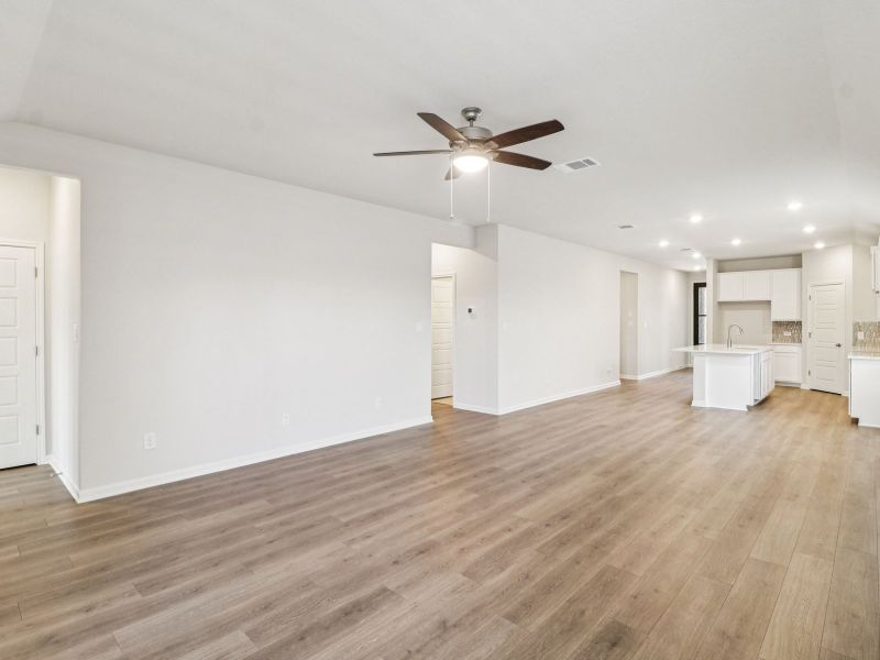 Spacious, unfurnished interior of a new home in Kallison Ranch, San Antonio (Image 17).
