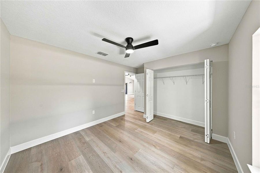 Spacious, unfurnished interior of a new home in , Ocala (Image 23).