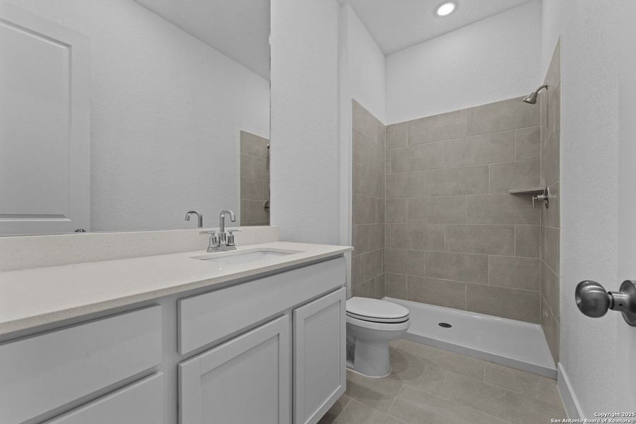 Furnished interior view inside a new home in , New Braunfels (Image 12).