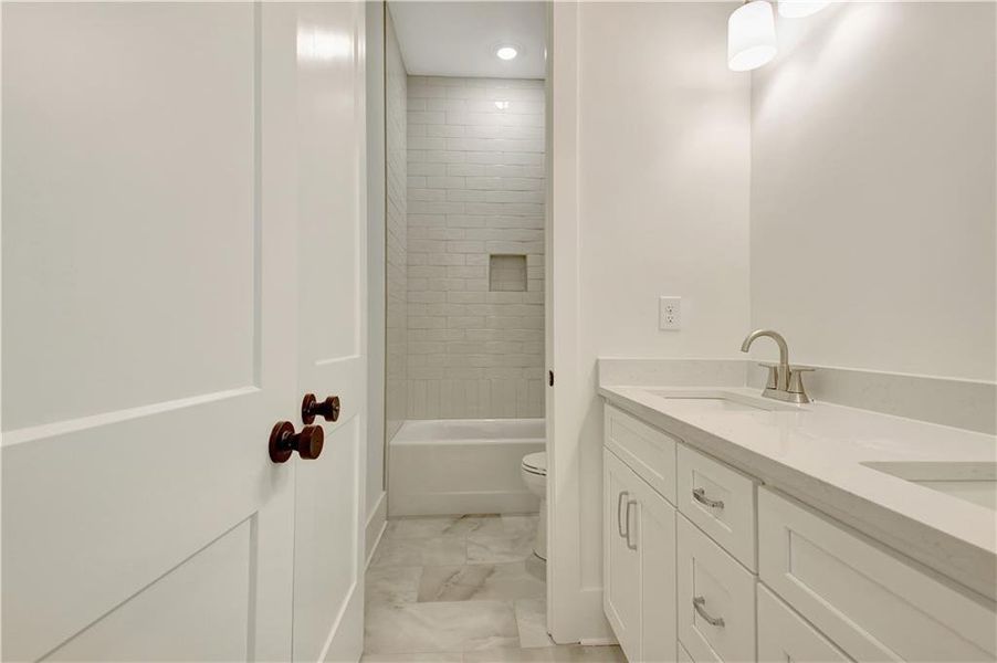 Furnished interior view inside a new home in , Luthersville (Image 10).