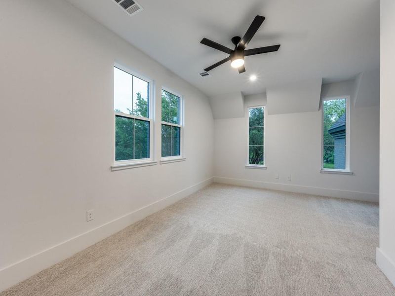 Spacious, unfurnished interior of a new home in , Dallas (Image 27).